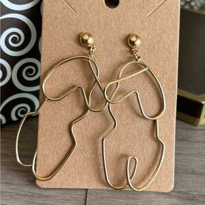 Eye-catching Abstract Wire  Earrings - Gold